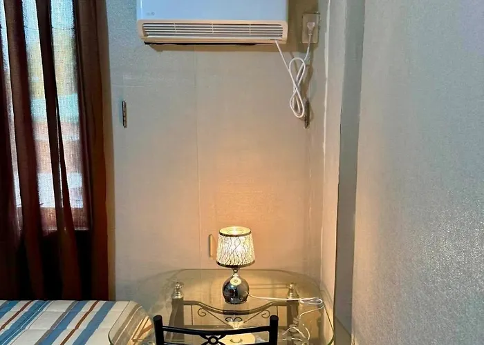 Newly Furnished Near Naia Airport Pool Wi-fi Mbb Happynest * Manila