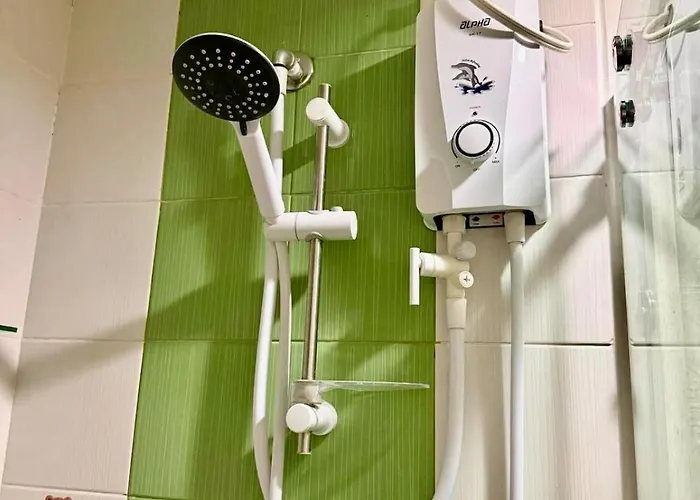 Newly Furnished Near Naia Airport Pool Wi-fi Mbb Happynest Manila